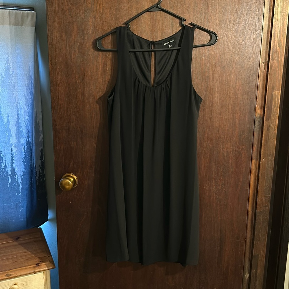 🏡Black flowy dress